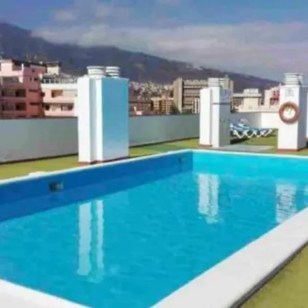 Apartamento Toplage. Blick. Sauber. Guenstig. Pool. Gepflegt