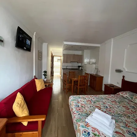 Apartment Toplage. Blick. Sauber. Günstig. Pool. Gepflegt *