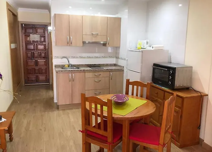 Toplage. Blick. Sauber. Guenstig. Pool. Gepflegt