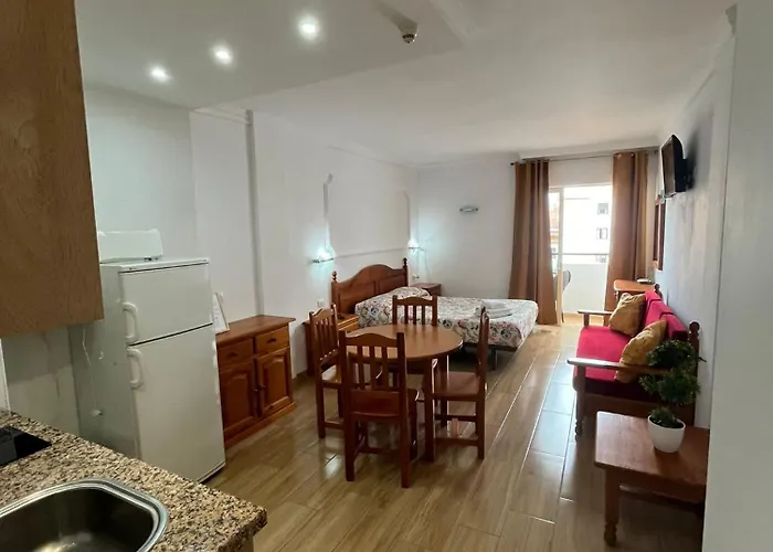 Appartement Toplage. Blick. Sauber. Guenstig. Pool. Gepflegt